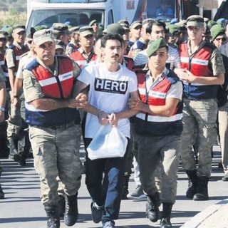 Şov yapma, vatan nöbetinde mi yakalandın