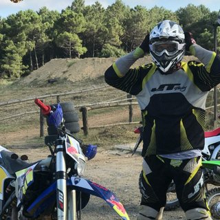 Kıvanç Tatlıtuğ yürekleri ağza getirdi