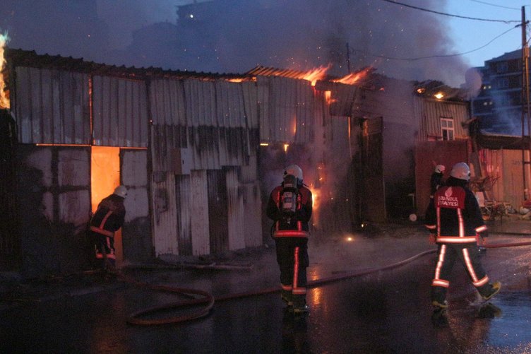 Son dakika: Sarıyer'de kurbanlık hayvanların bulunduğu barınakta yangın
