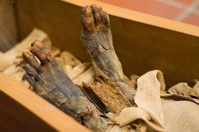 Mezarı açınca gözlerine inanamadılar