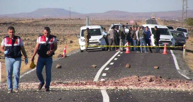 Askeri aracın geçişinde patlama!