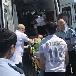 Haliç Metro Köprüsü'nden atlayan genç kızı vapur kaptanı kurtardı