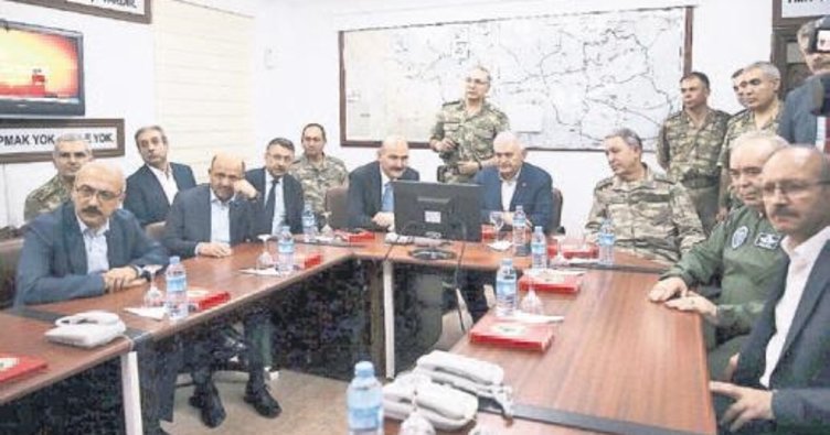Başbakan Lice’de askerlerle sahur yaptı
