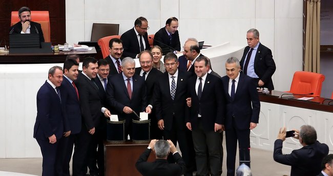 SON DAKİKA: Anayasa değişiklik teklifinde flaş gelişme!