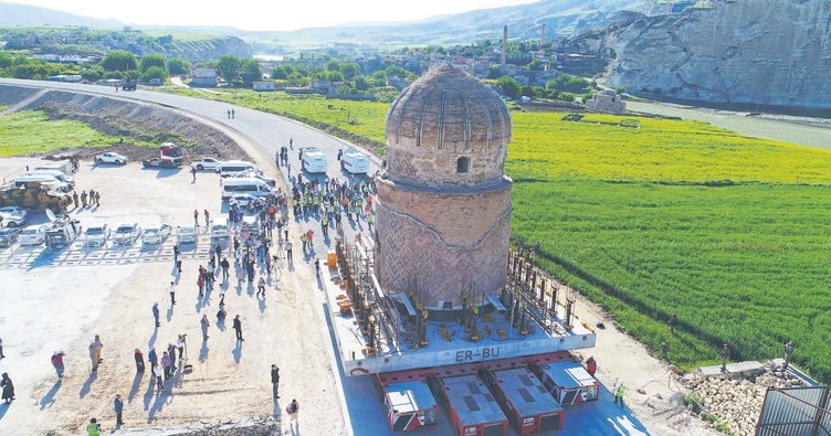 Tarihi taşıdılar