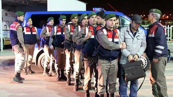 Kılıktan kılığa girdiler!