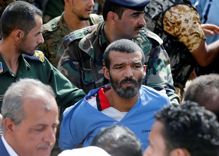 Tecavüzcüyü yüzüstü yatırıp kurşuna dizdiler