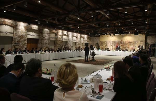 Başbakan'ın sanatçılardan tek isteği oldu