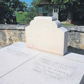 De Gaulle’ün mezarına saldırı