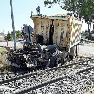 Elazığ'da hemzemin geçitte kaza: 1 yaralı