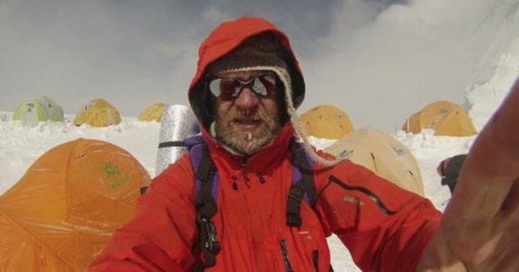 Kanser hastası Everest’e tırmandı
