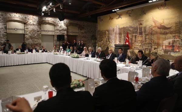 Başbakan'ın sanatçılardan tek isteği oldu