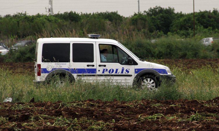 Tarladaki patatesi yağmaladılar!