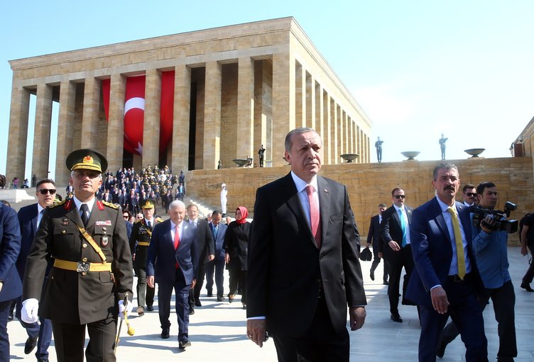 Cumhurbaşkanı Erdoğan'dan Anıtkabir ziyareti