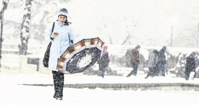 Kar metreleri aştı