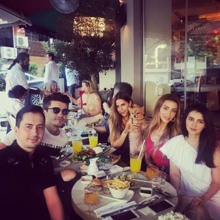 Özge Ulusoy'un o eski günlerinden eser yok