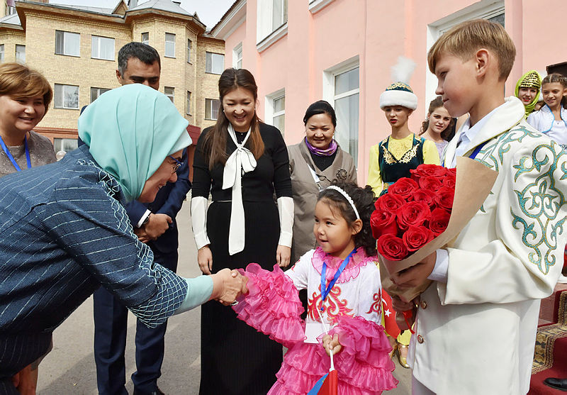 Emine Erdogan Dan Cocuk Evi Ve Yetimhane Ziyareti Bhaber Tv
