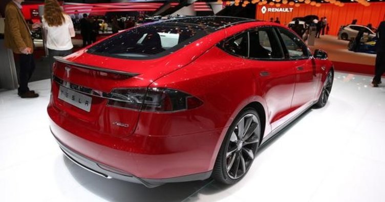Tesla 25 bin araçla rekor kırmıştı!