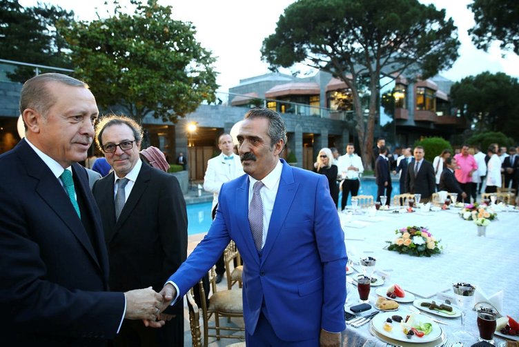 Cumhurbaşkanı Erdoğan, sanatçı ve sporcular ile iftarda bir araya geldi.