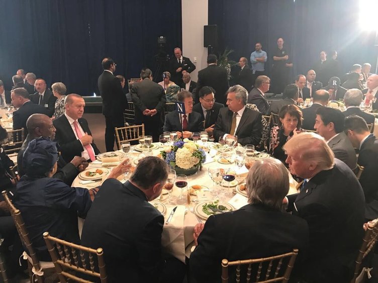 Erdoğan ve Trump yemekte sohbet etti!