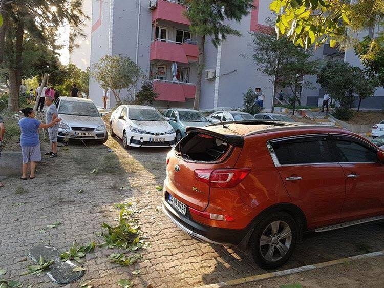 İzmir'de servis aracı geçişi sırasında patlama