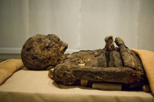 Mezarı açınca gözlerine inanamadılar