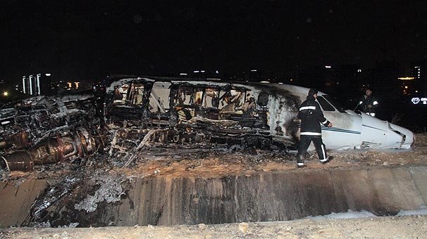 Atatürk Havalimanı’nda özel jet düştü!