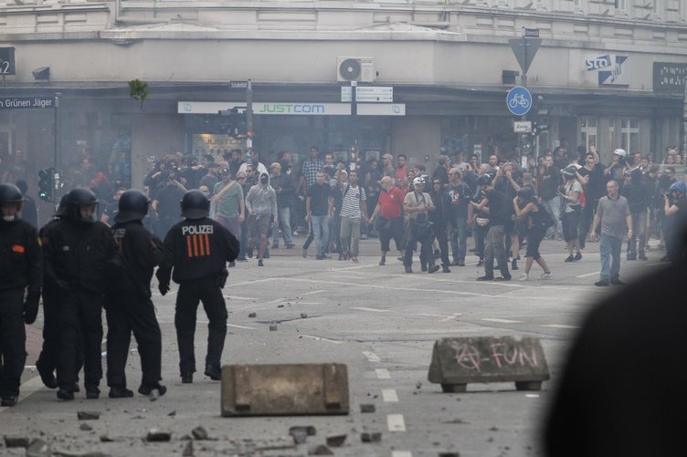 Alman polisi bütün evlere operasyon düzenliyor!