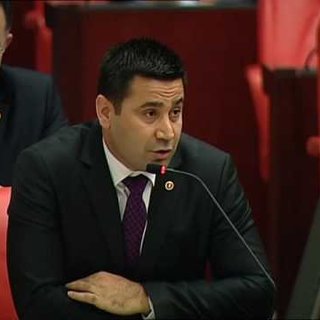 AK Parti Milletvekilline suikast son anda önlendi