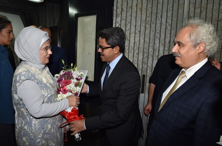 Emine Erdoğan Arakanlı Müslümanlar için Bangladeş’te