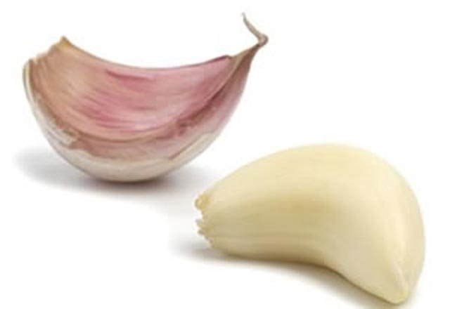 Yastığın altına sarımsak koymanın faydaları