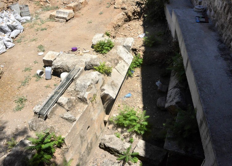 Özel mülkiyet inşaatında antik tiyatro kalıntıları