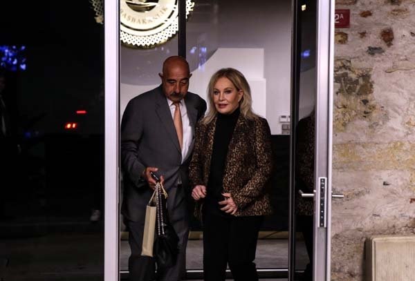 Başbakan'ın sanatçılardan tek isteği oldu