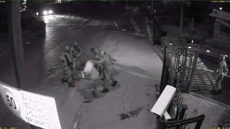 Şehit vatandaşların cenazelerini kaldırıma bıraktılar