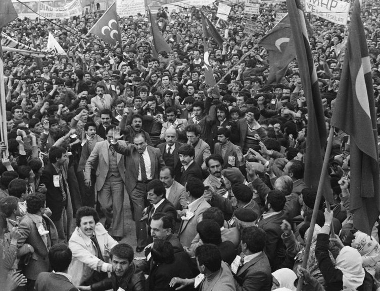 Başbuğ Alparslan Türkeş'in hiç görmediğiniz fotoğrafları