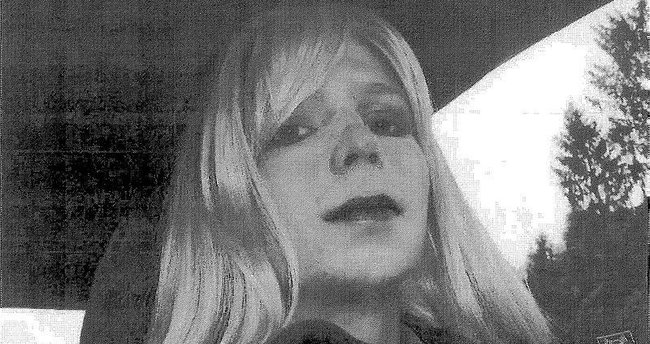 Obama, Chelsea Manning’i affetti