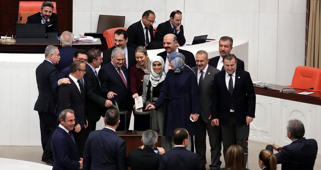 SON DAKİKA: Anayasa değişikliği teklifinde flaş gelişme!