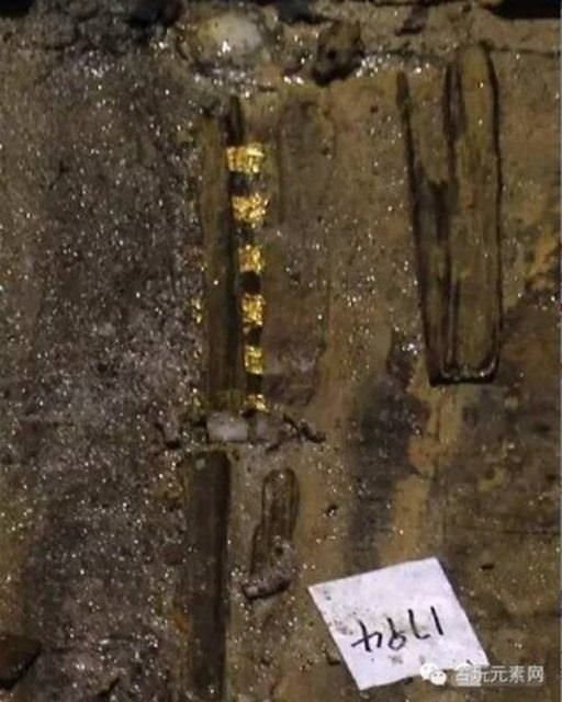 Mezarı açınca gözlerine inanamadılar