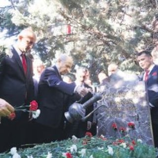 Türkeş’e bayram ziyareti