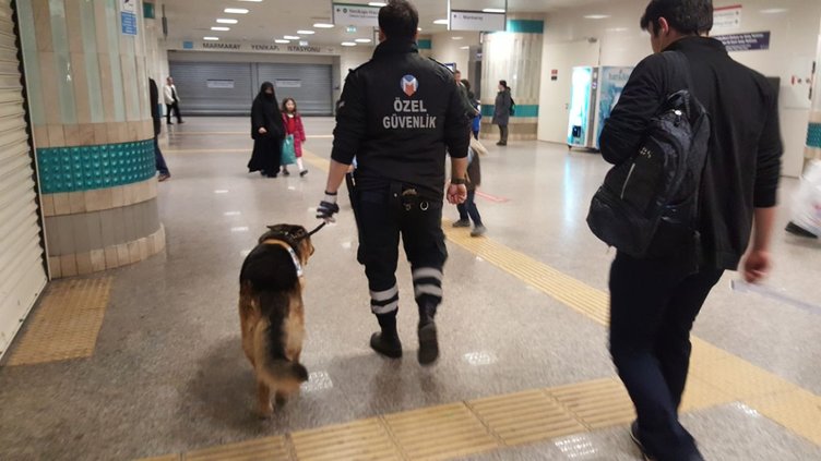 Vatandaşlar Yenikapı'daki miting alanına akın ediyor