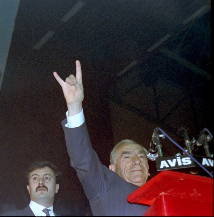 Başbuğ Alparslan Türkeş'in hiç görmediğiniz fotoğrafları