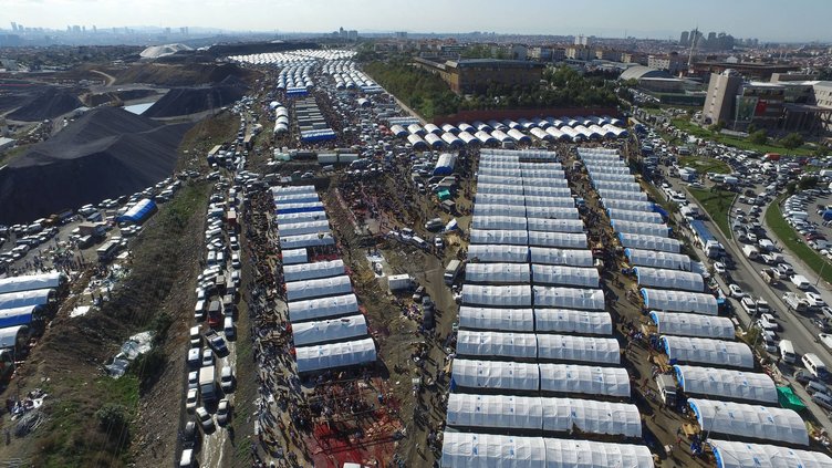 Kurban kesim merkezleri ve çevresinde izdiham