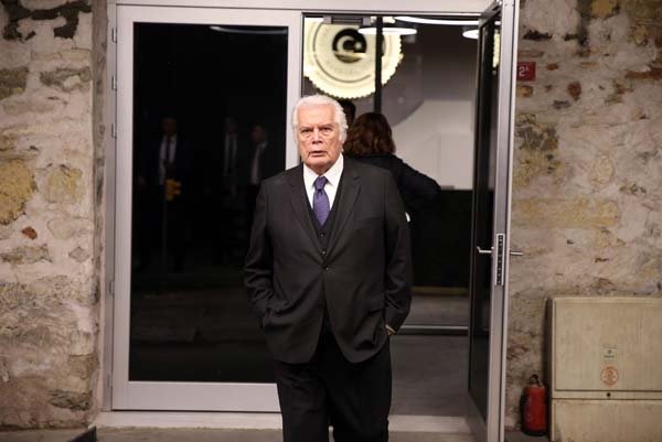 Başbakan'ın sanatçılardan tek isteği oldu