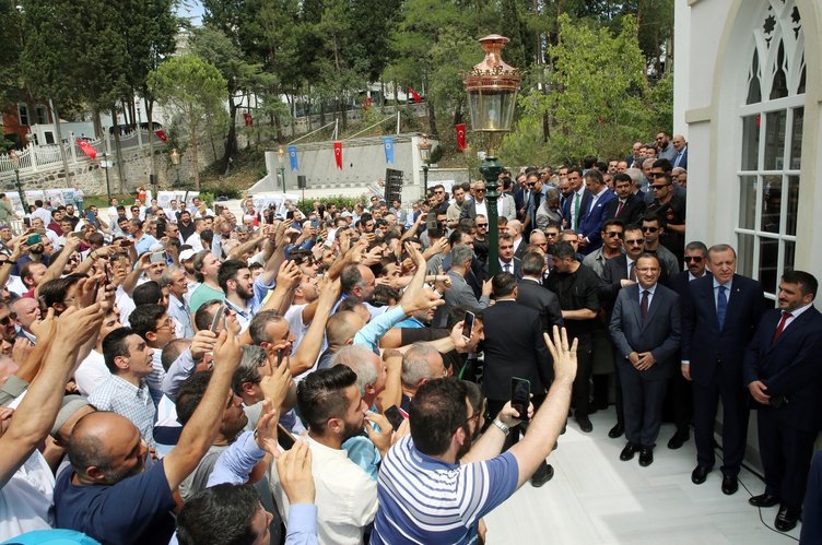Cumhurbaşkanı Erdoğan Yıldız Hamidiye Camisi'ni açtı