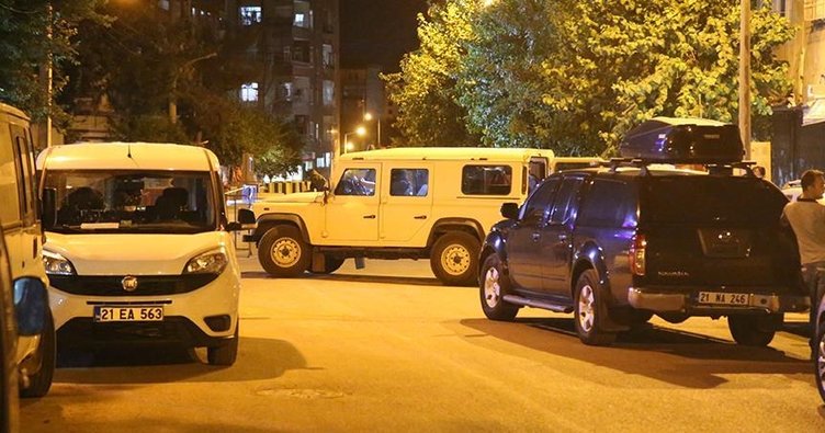 Diyarbakır'da ilçe emniyet müdürlüğüne saldırı!