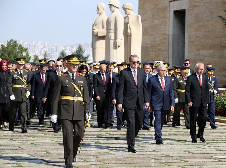 Cumhurbaşkanı Erdoğan'dan Anıtkabir ziyareti