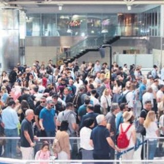 Bir günde 220 bin yolcu