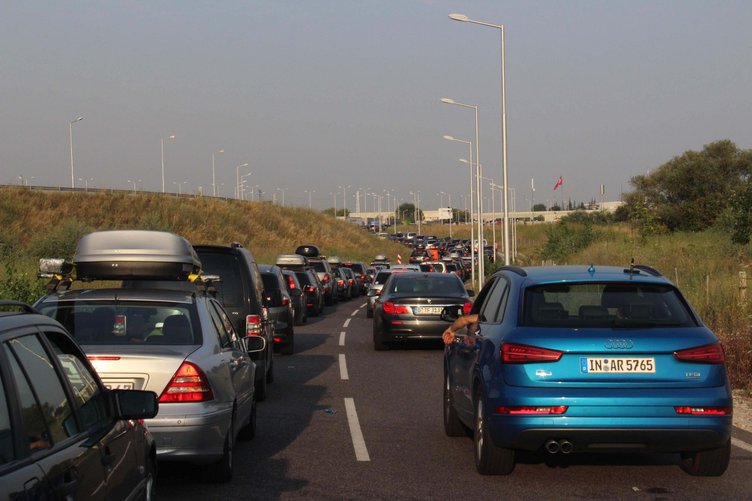 Gurbetçilerden Türkiye'ye rekor giriş