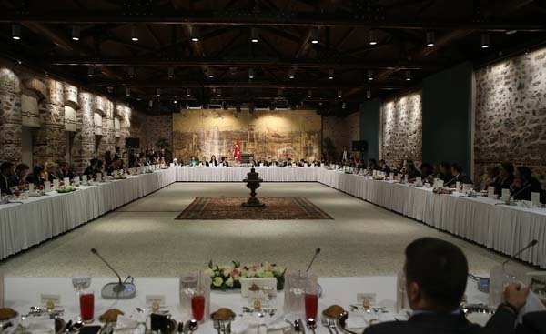 Başbakan'ın sanatçılardan tek isteği oldu