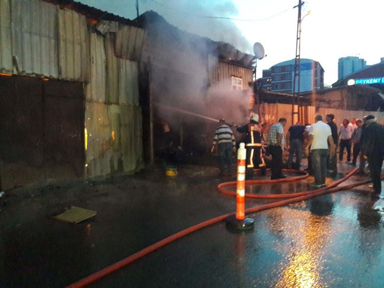 Son dakika: Sarıyer'de kurbanlık hayvanların bulunduğu barınakta yangın